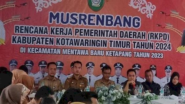 Anggota DPRD Kabupaten Kotawaringin Timur Dapil I, Riskon Fabiansyah, saat menghadiri Musrenbang Kecamatan Mentawa Baru Ketapang. (Istimewa)