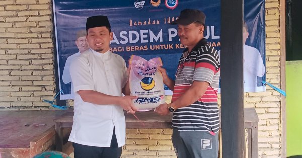 Hari Ketiga Berbagi Beras, Tasming Hamid Datangi Warga Bacukiki dan Bacukiki Barat