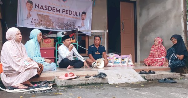 Tasming Hamid Bagikan Ratusan Sak Beras ke Warga di Lima Titik