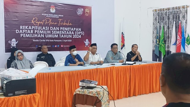 Ket : KPU Kota Parepare melaksanakan Rapat Pleno Rekapitulasi dan Penetapan Daftar Pemilih Sementara (DPS) (Foto : Mulyadi Ma'ruf / Republiknews.co.id)