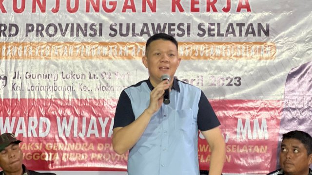 Anggota DPRD Sulawesi Selatan, Edward Wijaya Horas saat menggelar kunker pengawasan pelaksanaan APBD Sulsel di Kelurahan Lariang Bangi, Kecamatan Makassar, Kota Makassar, Senin (17/4/2023). (Foto: Istimewa)