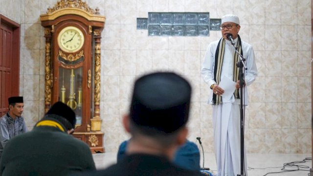 Ket : Wali Kota Parepare, Taufan Pawe, menggelar Safari Ramadan secara serentak di 30 masjid yang ada di Kecamatan Bacukiki