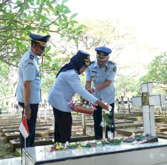 Sambut Hari Bhakti Pemasyarakatan, Kemenkumham Sulsel Lakukan Ziarah dan Tabur Bunga di Makam Pahlawan