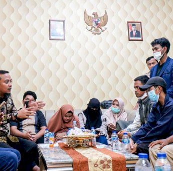 Gubernur Andi Sudirman Terima WNI asal Sulsel yang Telah Dievakuasi dari Sudan