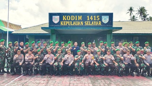 Apel Gabungan Kodim 1415 Selayar dengan Polres Kepulauan Selayar, di Lapangan Apel Santigi Makodim 1415 Selayar, Rabu (03/05/2023). (Foto: Andi Rusman / Republiknews.co.id)