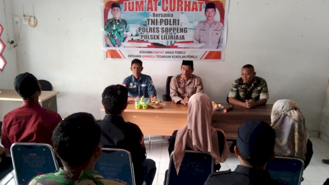 Kegiatan Jumat curhat di Sekretariat Panwaslu Kecamatan Liliriaja, Jumat (05/05/2023). (Istimewa)