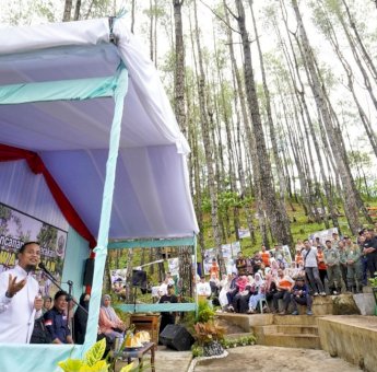 Gubernur Andi Sudirman Canangkan Gerakan Siswa Andalan Menanam 1 Juta Pohon