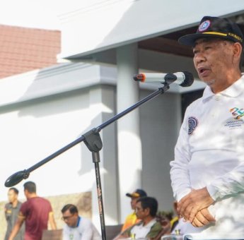 Jalan Sehat Milad Umpar Ke-24, Rektor : Eratkan Silaturahmi Civitas Academica dan Pemerintah Kota