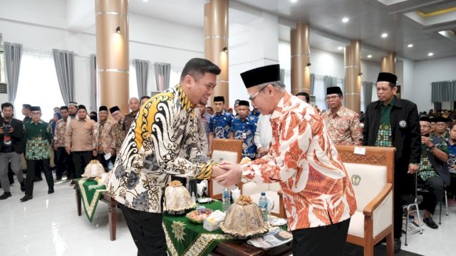 Bupati Gowa Adnan Purichta Ichsan saat menghadiri sekaligus membuka Musyawarah Daerah (Musda) Muhammadiyah dan Aisyiyah Gowa, di Baruga Karaeng Galesong, Kantor Bupati Gowa, Jumat (12/03). (Dok. Humas Gowa)