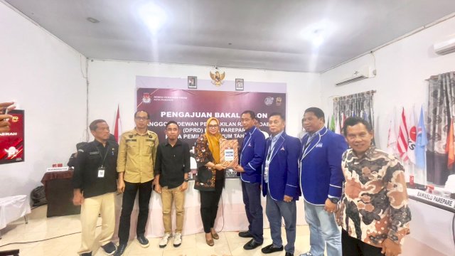 Ket : DPC Partai Demokrat Parepare resmi mendaftarkan Bacaleg ke KPU Kota Parepare (Istimewa)