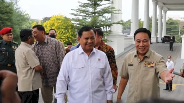 Menhan Prabowo disambut Jenderal Polisi (Purn) Bambang Hendarso Danuri Ketua Umum PP Polri. (Foto:Ist)