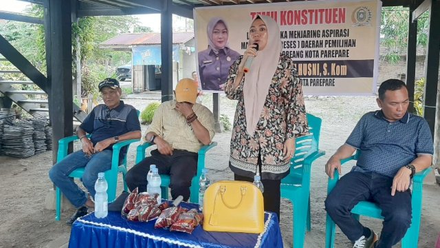 Ket : Legislator Golkar Parepare, Indriasari Husni saat melakukan penjaringan aspirasi (Istimewa)