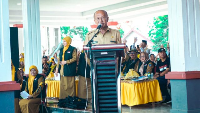 Bupati Jeneponto Iksan Iskandar memberikan sambutan saat Deklarasi percepatan Kurikulum Merdeka bersama Dinas Pendidikan, Senin (15/05/2023). (Istimewa)
