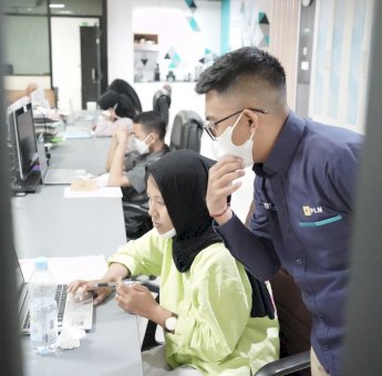 Ramai Peminat, Ratusan Calon Mahasiswa Ikuti Tes Penerimaan ITPLN