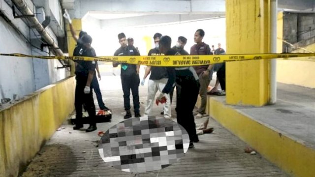 Evakuasi SM, korban terjatuh dari lantai 4 Ramayana. (Ist)