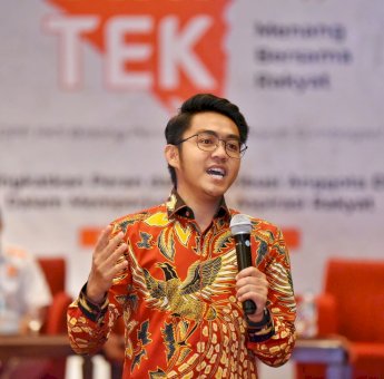 Ismail Bachtiar Edukasi Warga Bahayanya Serahkan KTP dan KK Tanpa Alasan Jelas