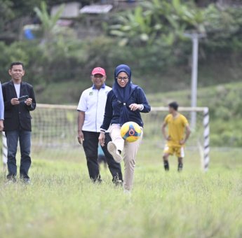 Buka Turnamen Rongkong Cup I, Indah Putri Indriani : Olahraga Sambil Berwisata