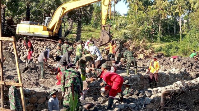 Tim Satgas TMMD terus bekerja dengan semangat. (Istimewa)