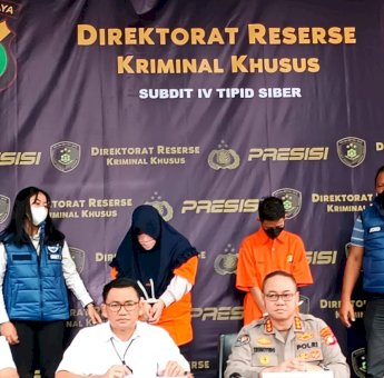 Polisi Tangkap Pasangan Suami – Isteri Jual Tiket Palsu Konser Coldplay di Jakarta