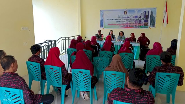 Kanwil Kemenkumham Sulsel menggelar Temu Sadar Hukum yang berlangsung di Kantor kelurahan Bakung, Kecamatan Biringkanaya, Jalan Asrama Haji Sudiang, Kota Makassar, Selasa (23/05). (Dok. Humas Kanwil Kemenkumham Sulsel)