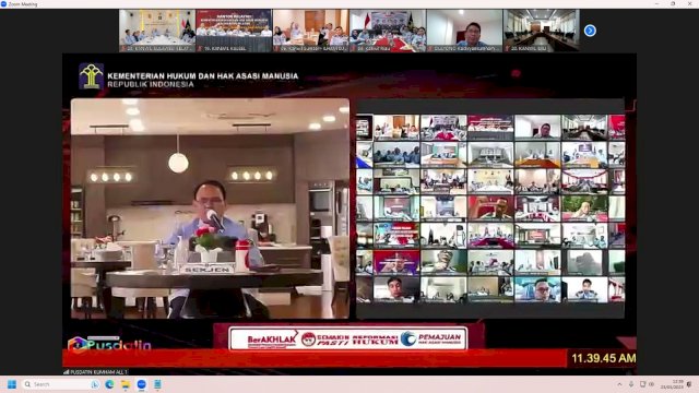 Sekretaris Jenderal Kemenkumham RI Komjen Pol. Andap Budhi Revianto saat memberikan arahan kepada pegawai Kemenkumham secara virtual, Selasa (23/05). (Dok. Humas Kanwil Kemenkumham Sulsel)