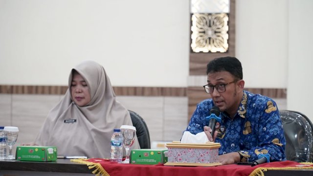 Tim Kanwil Kemenkumham Sulsel melalui Subbidang Pemajuan Hak Asasi Manusia (HAM) melaksanakan Rapat Pelaksanaan Hasil Identifikasi Telaahan/Rekomendasi Rancangan Produk Hukum Daerah dari Perspektif HAM, di Aula Kanwil Kemenkumham Sulsel, kemarin. (Dok. Humas Kanwil Kemenkumham Sulsel)
