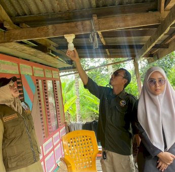 Prioritas Gubernur Andi Sudirman, 307 Rumah Warga Kurang Mampu Akan Teraliri Listrik