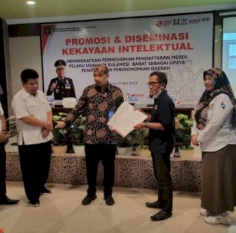 30 UMKM Binaan PLN di Sulbar Terima Sertifikat HKI