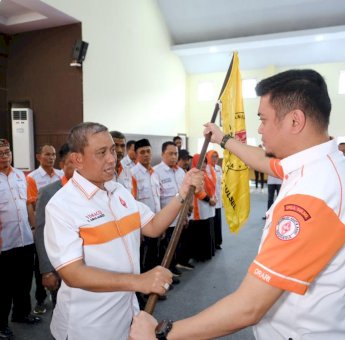 Adnan Purichta Ichsan Kukuhkan Pengurus Orari Wajo, Harap Ambil Bagian Dalam Program Kemanusiaan