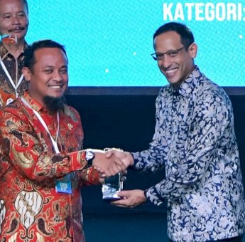 Sehari, Gubernur Sulsel Terima Dua Penghargaan Tingkat Nasional