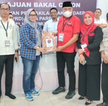 Berkas Diterima, DPC PDIP Parepare Resmi Daftarkan Becaleg di KPU