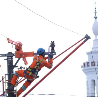 Hadapi Cuaca Ekstrem, Begini Kiat PLN Untuk Keamanan Penggunaan Listrik
