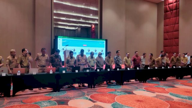 Diskominfo Makassar ikut menandatangani perpanjangan perjanjian kerja sama (PKS) dengan BSSN dan Pemprov Sulsel di Hotel Gammara, Selasa (7/3/2023). (Foto: Istimewa)