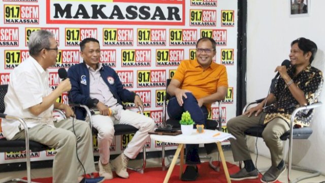 Wali Kota Makassar, Moh Ramdhan Pomanto saat menjadi narasumber talkshow dalam rangka Hari Penyiaran Nasional di Radio SC FM, Jalan Landak, Sabtu (1/4/2023). (Foto: Istimewa)