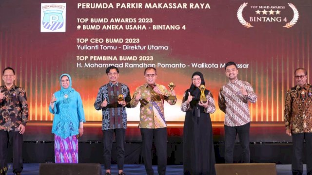 Wali Kota Makassar, Moh Ramdhan Pomanto meraih penghargaan kategori Top Pembina dalam ajang Top BUMD Awards 2023. (Foto: Istimewa)