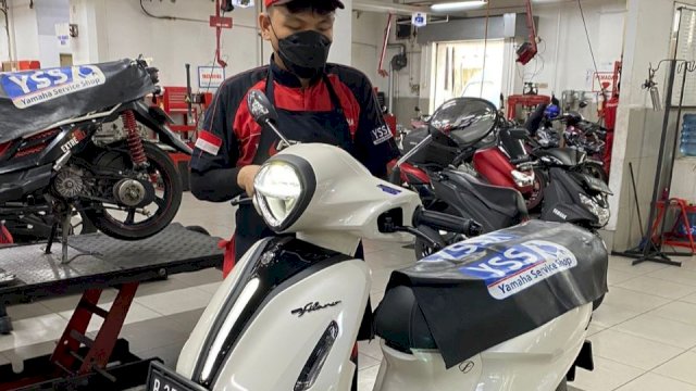 Proses pelayanan servis Yamaha Grand Filano Hybrid-Connected di bengkel resmi Yamaha. (Foto: Istimewa)