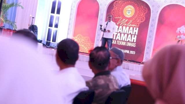 Wali Kota Makassar, Moh Ramdhan Pomanto dalam acara Malam Ramah Tamah Ikatan Alumni Teknik Unhas di Jalan Amirullah, Senin (24/4/2023). (Foto: Istimewa)