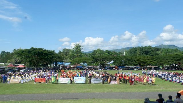 Ket : Latemmamala Drumband Competition di kawasan wisata alam Ompo