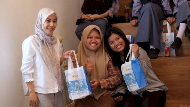 Sosialisasi PLN Mobile ke Pelajar oleh Srikandi PLN. (ist)