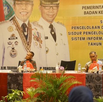 Penyaluran DAK Fisik Tertinggi, Kementerian Keuangan Beri Penghargaan Pemda Berkinerja Terbaik ke Taufan Pawe