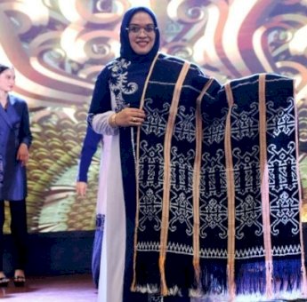 Tenun Rakat Khas Kutim Peroleh Sertifikat KIK dari Kanwil Kemenkumham Kaltim