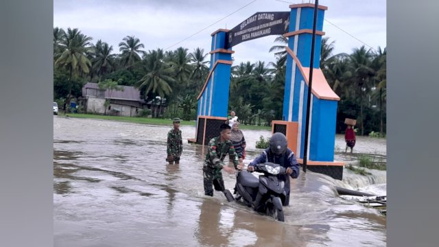 Kondisi Banjir di Dusun Maccini, Desa Panaikang, Kecamatan Sinjai Timur, Kabupaten Sinjai yang menjadi langganan banjir setiap Tahun. (Istimewa)