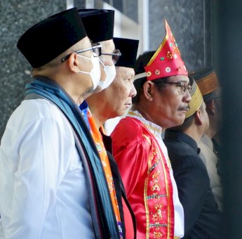 Kenakan Pakaian Adat Maluku, Liberti Sitinjak Ikut Peringatan Hari Lahir Pancasila di Kemenkumham RI