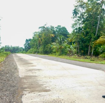 Gubernur Andi Sudirman Tinjau Pembangunan Jalan Akses Bandara Arung Palakka Bone