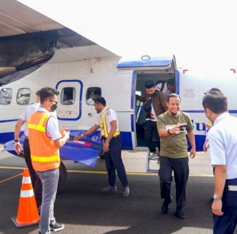 Andi Sudirman Jajal Pesawat Susi Air Makassar – Bone