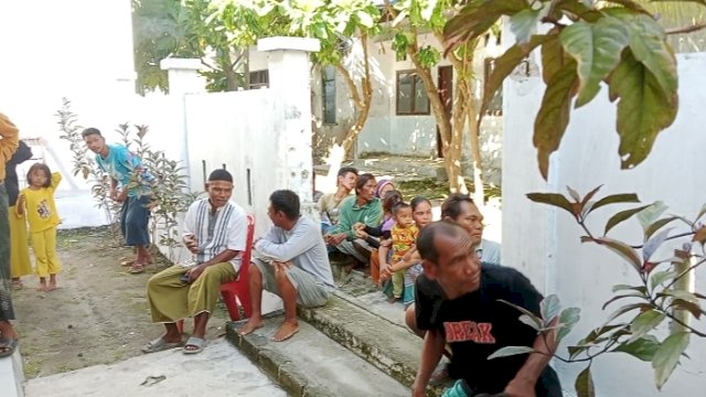 Warga Desa Tarupa Selayar Pertahankan Imam Desa Lama Tolak yang Baru