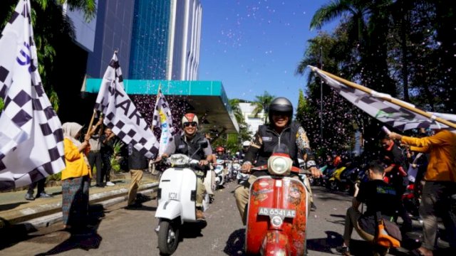Aksi keliling menggunakan motor listrik. (Ist)