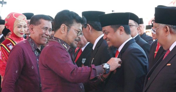 Program Mandiri Benih Andalan, Gubernur Andi Sudirman Terima Penghargaan Presiden