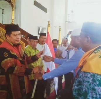 Lepas Calon Jamaah Haji Muna, Ini Pesan Bupati Rusman Emba