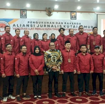 Lantik Pengurus AJKT, Kasmidi: Media Harus Jadi Penyejuk Informasi